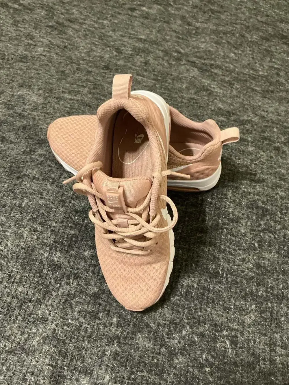Nike Air Max Motion Women's Athletic Running Shoes - Particle Pink